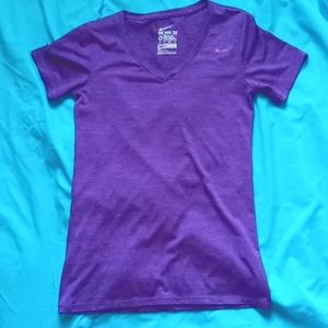The Nike Tee. Women's Dri-Fit V-neck purple tee. Sz XS